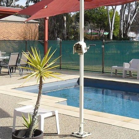 Settlement Motor Inn Deniliquin Exterior foto